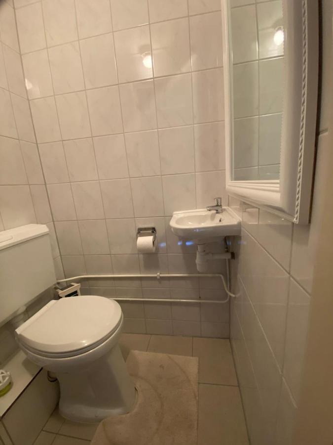 Huis Bij Het Water Met Sloepje Jutrijp Kültér fotó