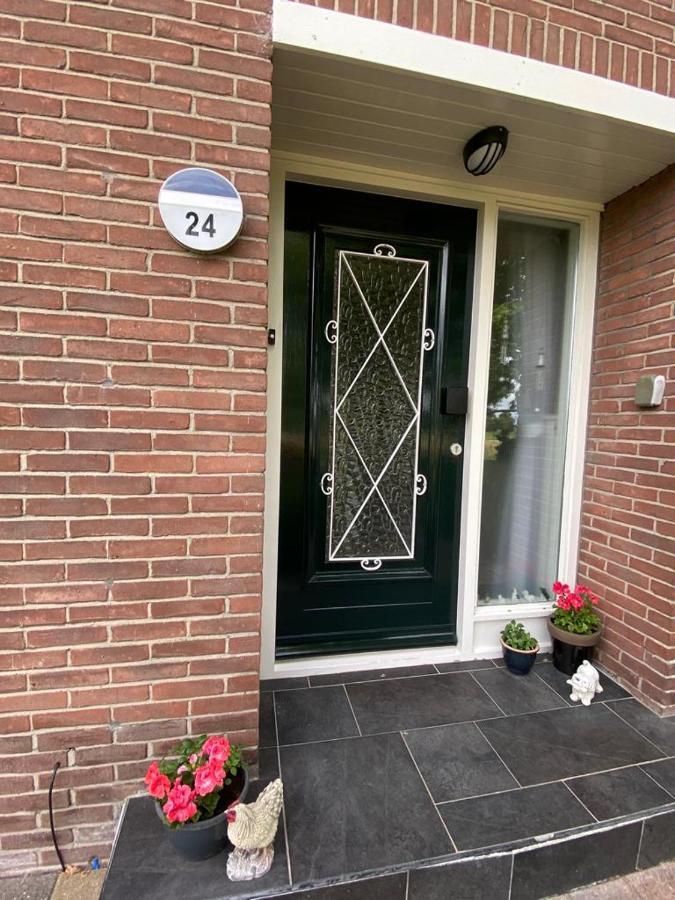 Huis Bij Het Water Met Sloepje Jutrijp Kültér fotó