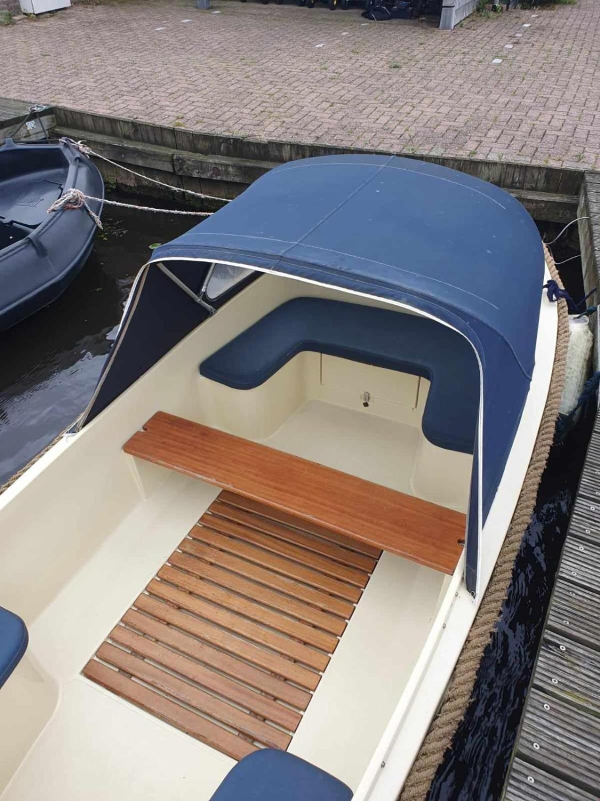 Huis Bij Het Water Met Sloepje Jutrijp Kültér fotó