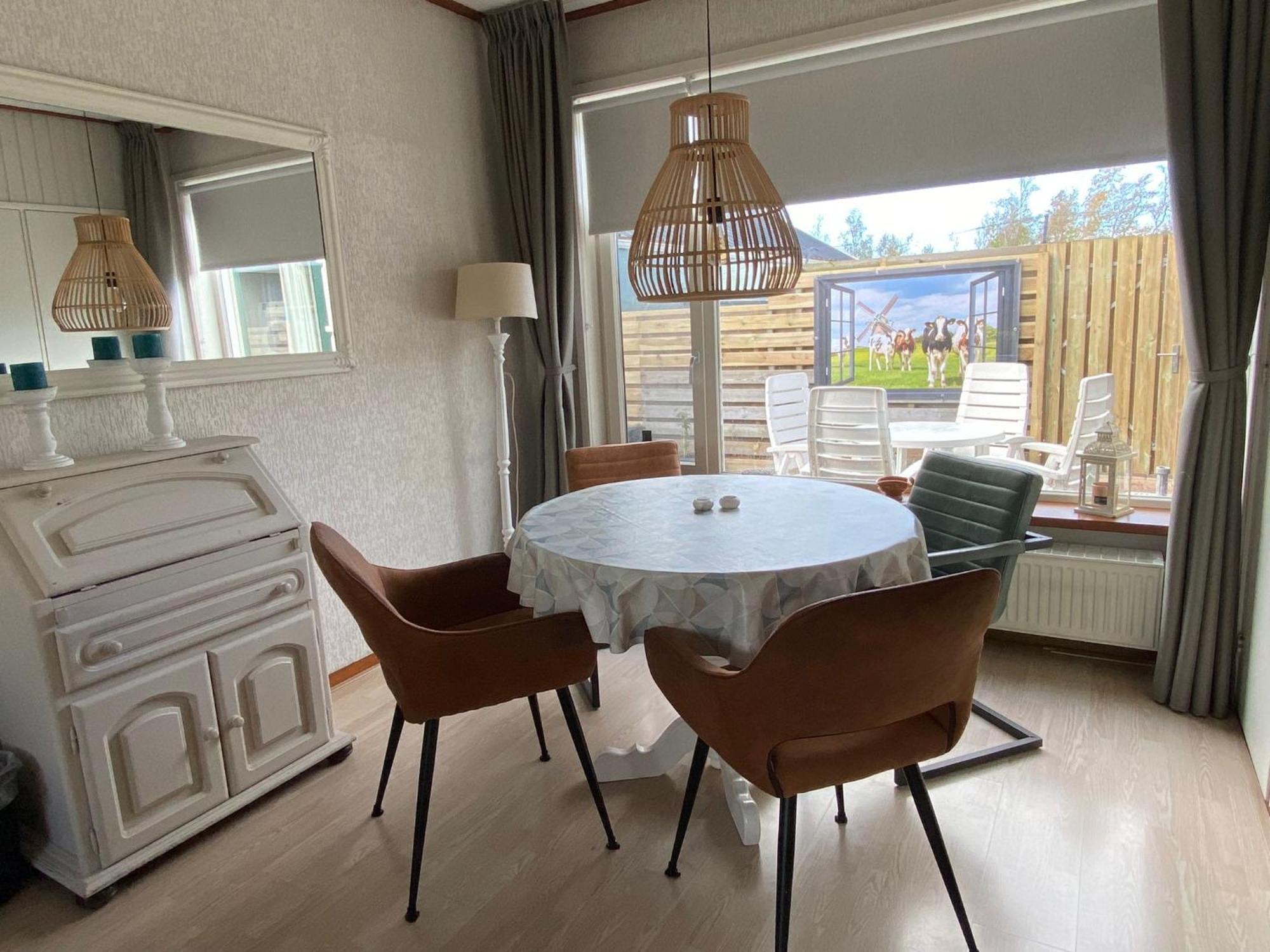 Huis Bij Het Water Met Sloepje Jutrijp Kültér fotó