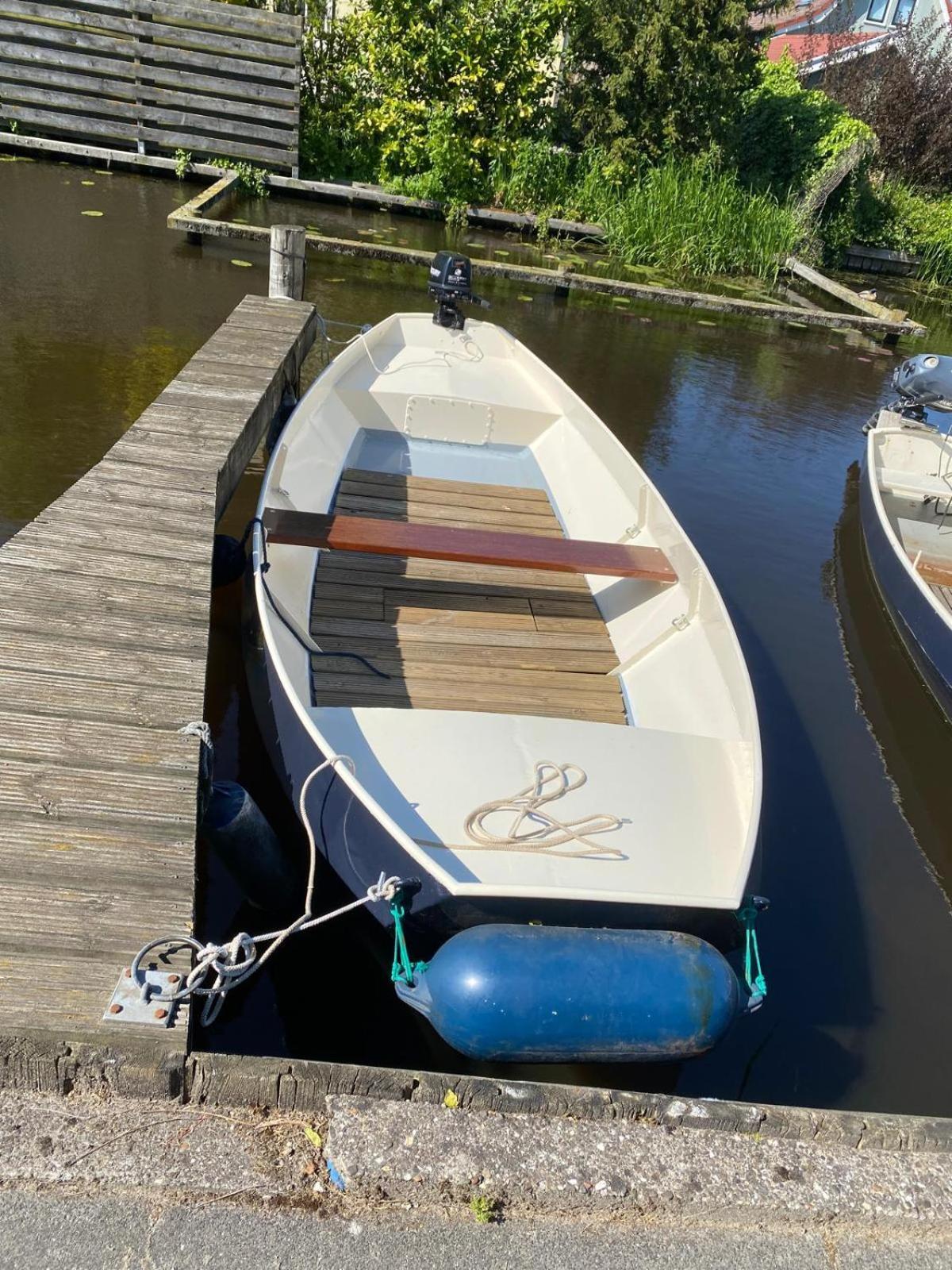 Huis Bij Het Water Met Sloepje Jutrijp Kültér fotó